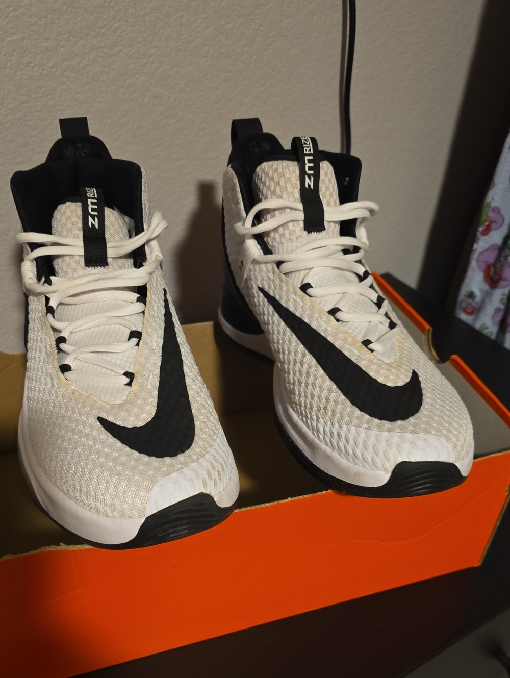Mens , Size 14-Mesh athletic shoes, Nike Zoom Rize TB Promo